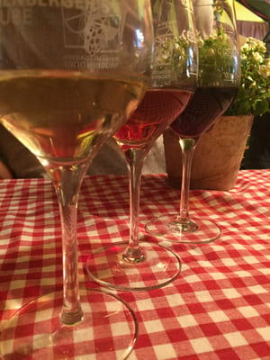 Rot- Rosé- und Weißwein auf dem Stuttgarter Weindorf
