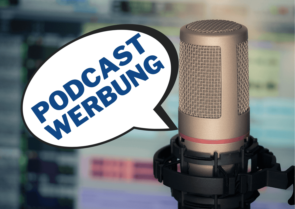 Blogbeitrag-Podcast-Werbung Mikrofon mit Sprechblase "Podcast Werbung"